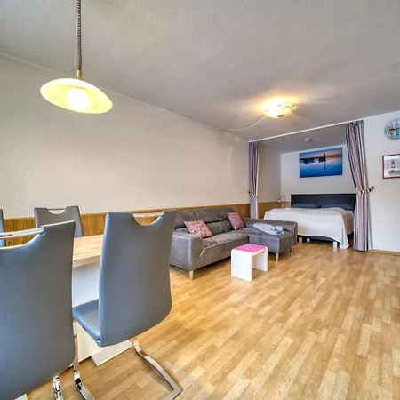 - Haus K, App 0keg11